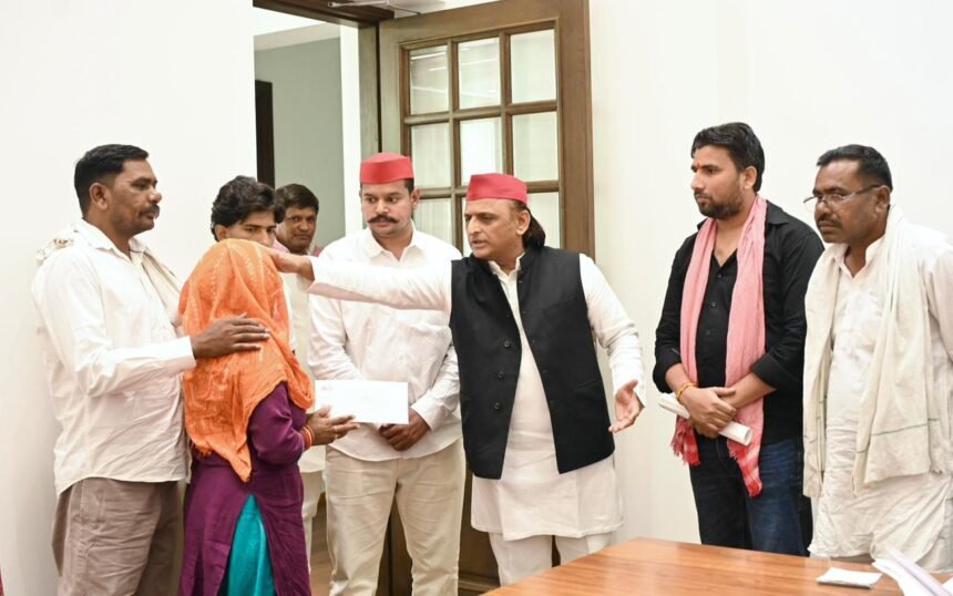 “In the Ritik murder case, Akhilesh Yadav stood with the victim’s family and provided financial assistance.” IMAGE CREDIT TO रिपोर्टर
