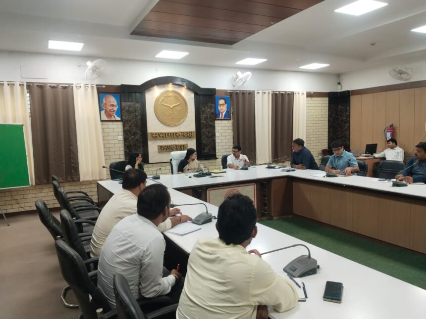 Directions were given to ensure continuous electricity supply according to the prescribed roster. IMAGE CREDIT TO सूचना विभाग
