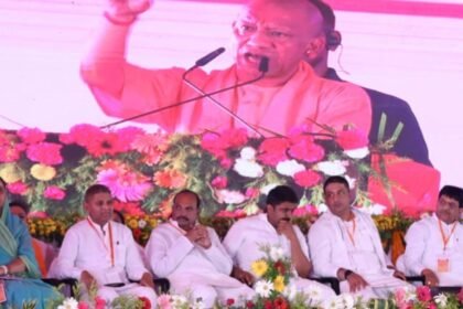 Chief Minister Yogi Adityanath Hands Over Land Ownership Certificates to Displaced Families and Ex-Servicemen; Benefits Distributed to Various Scheme Beneficiaries — IMAGE CREDIT TO INFORMATION DEPARTMENT