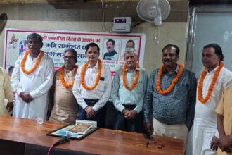 Kavi Sammelan Organized on Hindi Journalism Day; Journalists Honored – IMAGE CREDIT TO REPORTER