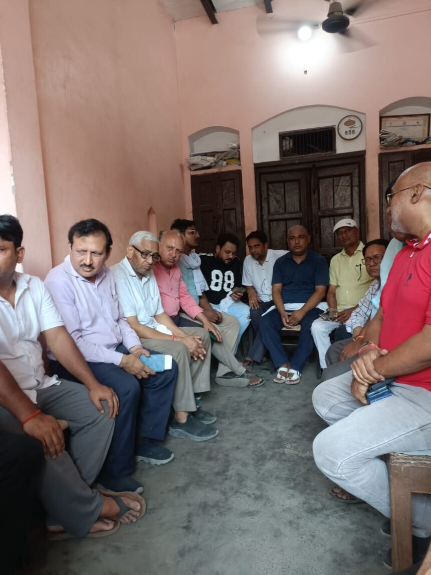 After breaking the lock of a house, goods worth ₹35 lakh were stolen; traders have demanded a swift resolution of the case. IMAGE CREDIT TO रिपोर्टर