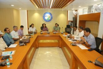 Census 2027: A review meeting was held at the Municipal Corporation headquarters under the chairmanship of Sheetal Verma. IMAGE CREDIT TO नगर निगम