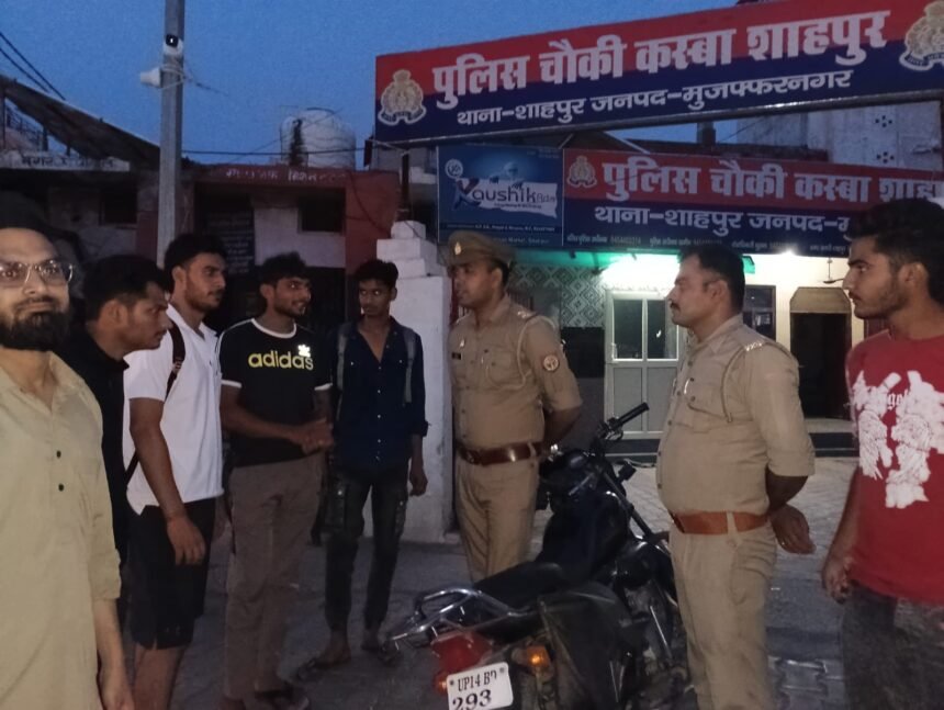 Shahpur Police made youths aware about cyber crimes. IMAGE CREDIT TO POLICE