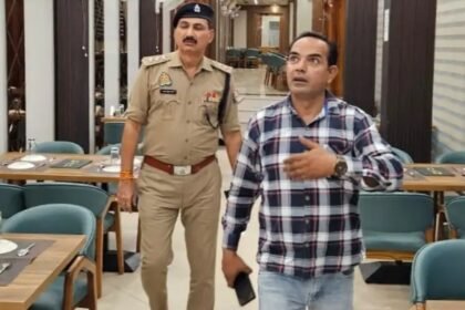 After the Delhi incident, the fire department in Hapur has become strict and issued notices to six establishments — IMAGE CREDIT TO डिपार्मेंट