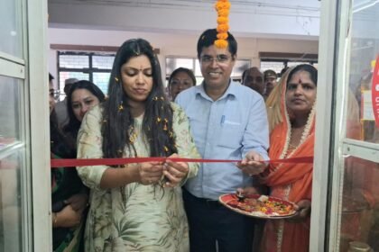 Inauguration of Saras Shop provides a new market for women from self-help groups; District Magistrate boosts their morale — IMAGE CREDIT TO सूचना विभाग