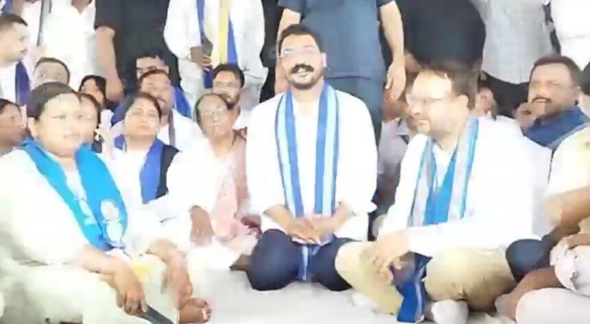 Amid administrative restrictions, Chandrashekhar’s “Satta Parivartan Yatra” begins from Bijnor; thousands gather in large crowds — IMAGE CREDIT TO रिपोर्टर