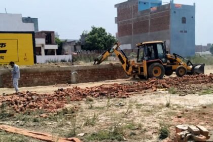 HPDA Bulldozer Action in Pilkhuwa: 42,000 Square Meters of Illegal Plotting Demolished, Creating Panic Among Colonizers and Illegal Builders – IMAGE CREDIT TO AUTHORITY