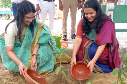 On World Environment Day, the “Ek Ped Maa Ke Naam” Campaign Echoes; Officials Including DM, CDO, and SP Participate in Tree Plantation – IMAGE CREDIT TO सूचना विभाग
