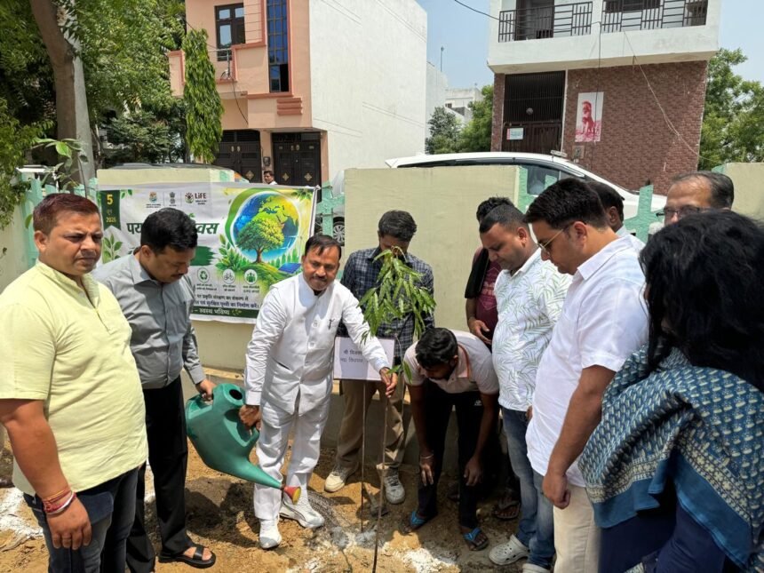 HPDA Vice Chairman Mukesh Chandra and MLA Vijaypal Adhati Give New Identity to “Ek Ped Maa Ke Naam” Campaign – IMAGE CREDIT TOHPDA Vice Chairman Mukesh Chandra and MLA Vijaypal Adhati Give New Identity to “Ek Ped Maa Ke Naam” Campaign – IMAGE CREDIT TO AUTHORITY