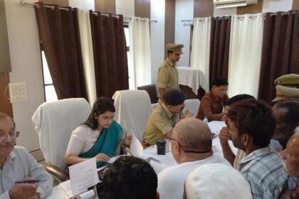 Before Tehsil Samadhan Diwas, the DM conducted a surprise inspection of Dhaulana Tehsil and warned officials — IMAGE CREDIT TO सूचना विभाग