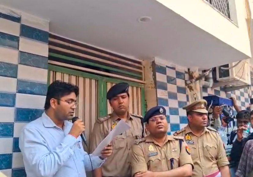 Two illegal madrasas in Ghaziabad were sealed by the administration — IMAGE CREDIT TO POLICE