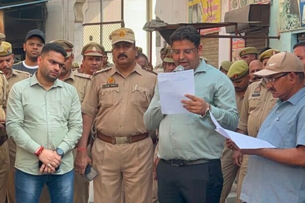 The market of 14 shops built near Jama Masjid has been declared illegal, and a fine of ₹2.22 crore has been imposed — IMAGE CREDIT TO REPORTER
