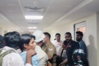 Woman dies during treatment, family protests; hospital staff accused of assault — IMAGE CREDIT TO रिपोर्टर