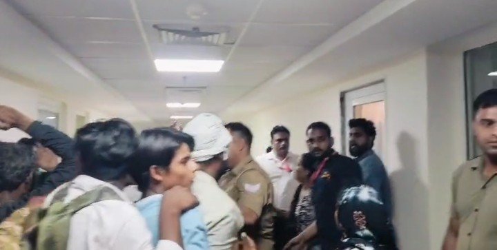 Woman dies during treatment, family protests; hospital staff accused of assault — IMAGE CREDIT TO रिपोर्टर