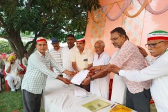 Strong message of farmers’ unity: Ashok Kumar Dingra appointed as Hapur district president of the Rashtriya Kisan Mazdoor Sangathan — IMAGE CREDIT TO रिपोर्टर