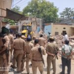 14 shops built on government land adjacent to Jama Masjid demolished; possession handed over to the municipal body — IMAGE CREDIT TO POLICE