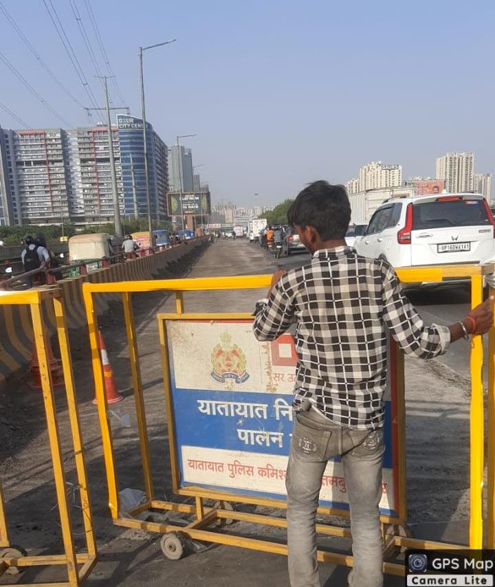 Mastic work on the Hindon Bridge road begins today; work will be carried out lane by lane — IMAGE CREDIT TO प्राधिकरण