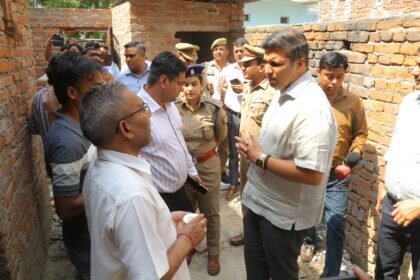 DM again gets house freed from land mafia’s possession; handed it over to the victim — IMAGE CREDIT TO सूचना विभाग