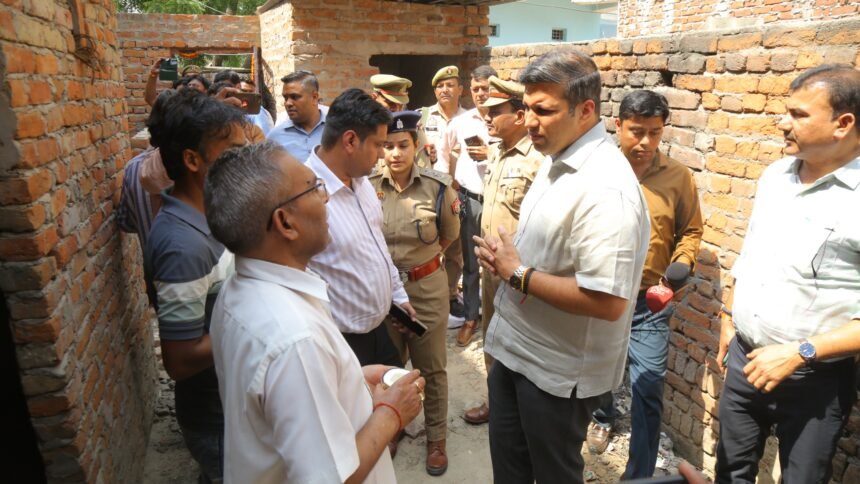 DM again gets house freed from land mafia’s possession; handed it over to the victim — IMAGE CREDIT TO सूचना विभाग