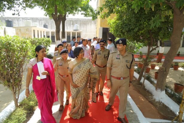 National Commission for Women Chairperson Vijaya Rahatkar inspected Dasna Jail — IMAGE CREDIT TO सूचना विभाग