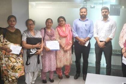Enumerators who completed census work were honoured — IMAGE CREDIT TO प्राधिकरण