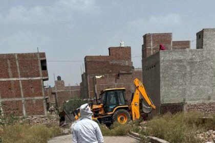 GDA Takes Major Action in Loni: Illegal Colony Sprawling Over 8,000 Square Meters Demolished — IMAGE CREDIT TO प्राधिकरण