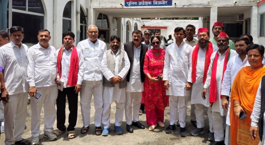 Demand raised for action against those who posted misleading content about Akhilesh Yadav’s daughter; the Samajwadi Party submitted a memorandum to the SP. IMAGE CREDIT TO REPORTER