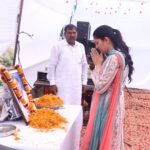 Sapna Choudhary attended Pepsi Sharma's condolence meeting and became emotional while remembering her fellow artist. IMAGE CREDIT TO REPORTER