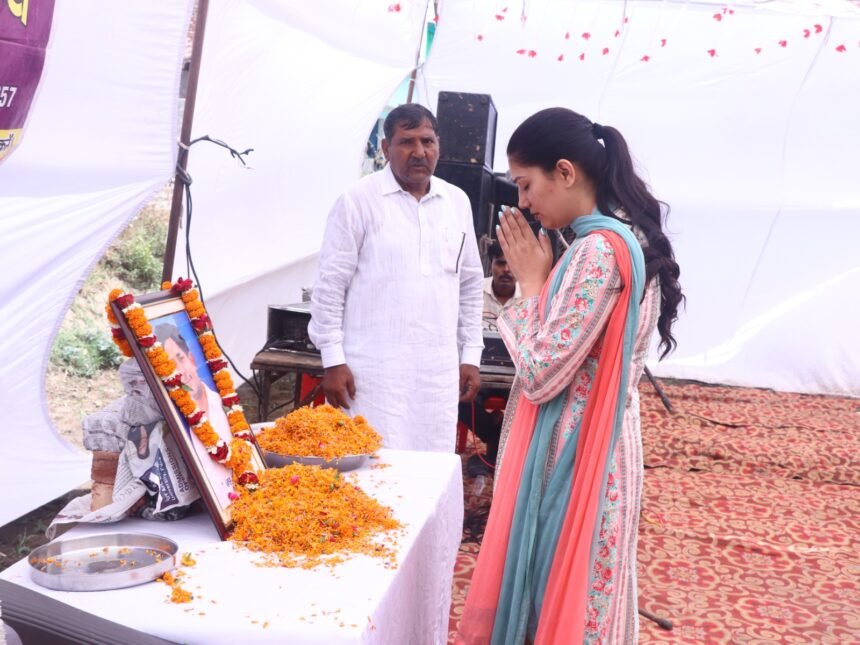 Sapna Choudhary attended Pepsi Sharma's condolence meeting and became emotional while remembering her fellow artist. IMAGE CREDIT TO REPORTER