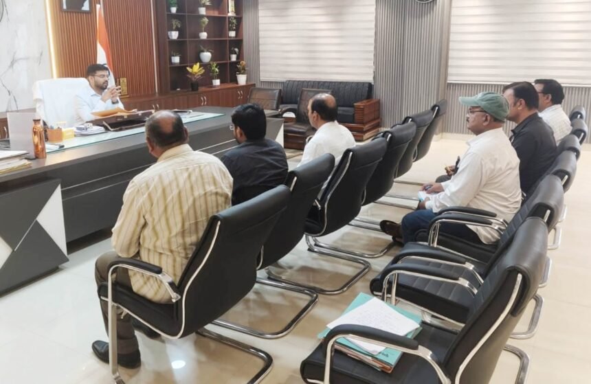 Emphasis on increasing fertilizer availability; instructions issued to ensure timely supply of fertilizers to farmers — IMAGE CREDIT TO सूचना विभाग