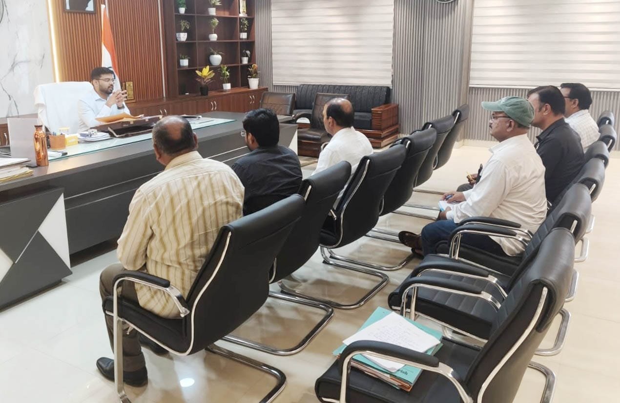 Emphasis on increasing fertilizer availability; instructions issued to ensure timely supply of fertilizers to farmers — IMAGE CREDIT TO सूचना विभाग