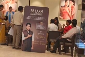 Salesperson plotted a theft conspiracy at the Tanishq showroom; police have taken one accused into custody — IMAGE CREDIT TO रिपोर्टर