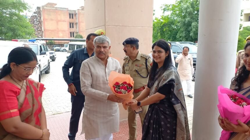 In-charge Minister K.P. Malik reviewed development works and directed officials to prioritize quality and public interest. IMAGE CREDIT TO सूचना विभाग