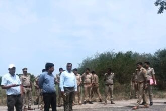 Construction of a power substation remained stalled for 10 months due to a farmer’s demand; work began under the presence of police and PAC. IMAGE CREDIT TO रिपोर्टर