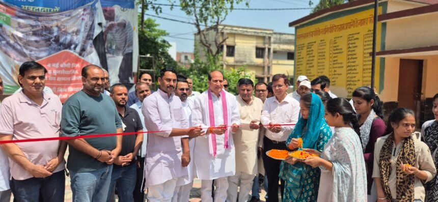 "On the completion of 12 years of the Central Government, a public welfare camp and development exhibition were inaugurated." IMAGE CREDIT TO रिपोर्टर