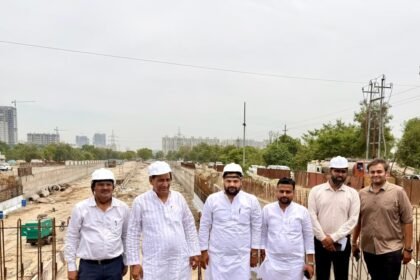 MLA Tejpal Nagar inspected the Chaar Murti Underpass. IMAGE CREDIT TO प्राधिकरण