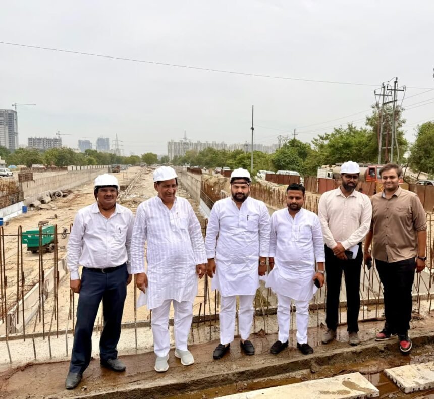MLA Tejpal Nagar inspected the Chaar Murti Underpass. IMAGE CREDIT TO प्राधिकरण