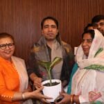 Shooter Renu Tomar joined the RLD after meeting Jayant Chaudhary. IMAGE CREDIT TO रिपोर्टर