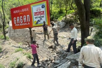 MDDA took action against illegal construction; bulldozers were used in Sahaspur and Mussoorie, demolishing multiple structures and plotted developments. IMAGE CREDIT TO प्राधिकरण
