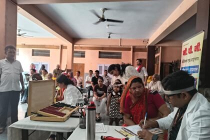 Free Eye Check-up Camp Held at Blue World Public School; More Than 200 People Examined IMAGE CREDIT TO रिपोर्टर