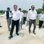 MDDA has launched a major crackdown on illegal construction: Vice Chairman Banshidhar Tiwari himself stepped into the field and issued strict instructions for action in Pachhwaldoon. IMAGE CREDIT TO प्राधिकरण