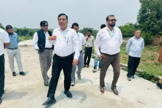 MDDA has launched a major crackdown on illegal construction: Vice Chairman Banshidhar Tiwari himself stepped into the field and issued strict instructions for action in Pachhwaldoon. IMAGE CREDIT TO प्राधिकरण