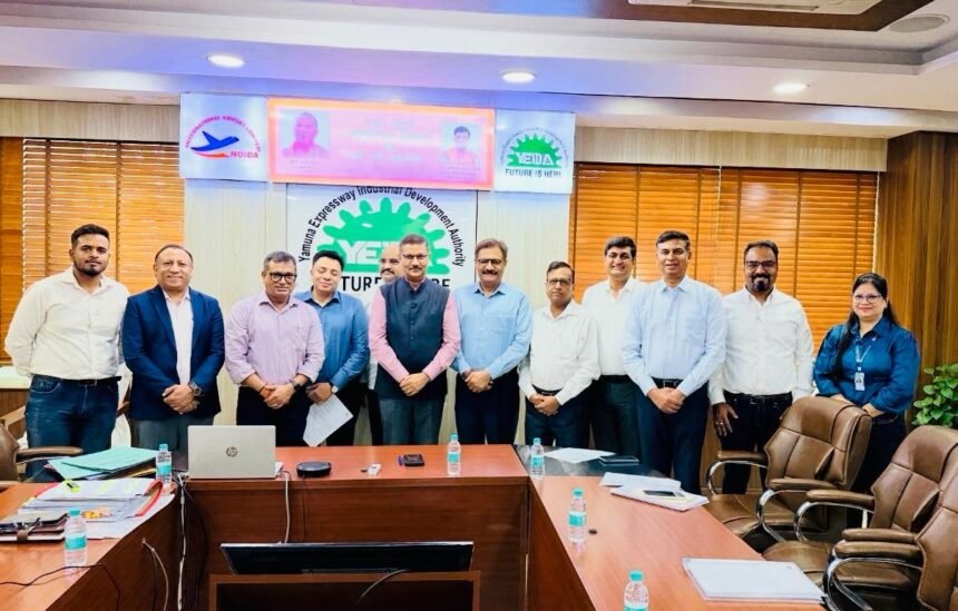 Yamuna Authority handed over Letters of Intent to eight industries; investment of ₹3,181 crore to create more than 18,000 employment opportunities. IMAGE CREDIT TO प्राधिकरण