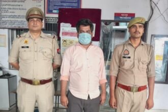 Accused arrested for executing a property sale deed using forged documents. IMAGE CREDIT TO पुलिस