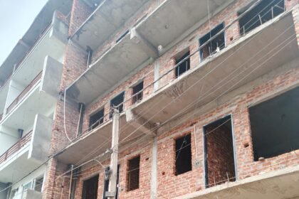MDDA's mega-action in Rishikesh: Bulldozers roar at 5 locations, demolish illegal plots and seal multi-storey buildings, IMAGE CREDIT TO प्राधिकरण
