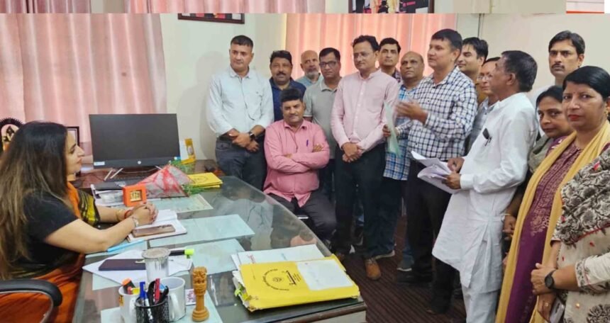 Teachers’ Association Gives Grand Welcome to BSA Deepa Bhati; Assurance Received for Resolution of Teachers’ Issues — IMAGE CREDIT TO रिपोर्टर
