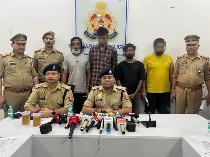 Builder Kidnapping Conspiracy Hatched, Link Road Police Arrest 4 Accused — IMAGE CREDIT TO पुलिस