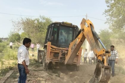 Greater Noida Authority got encroachment removed from land worth 12 crore in Khodna Khurd — IMAGE CREDIT TO प्राधिकरण
