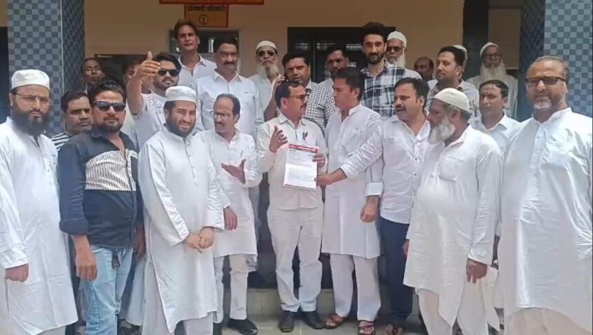 Demand to declare Budhana as a municipal council intensifies; SP city president submits memorandum — IMAGE CREDIT TO रिपोर्टर