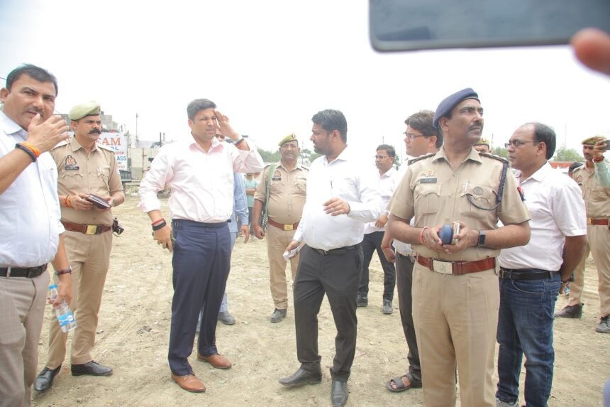 Administration takes possession of 250 bighas of government land worth ₹260 crore — IMAGE CREDIT TO सूचना विभाग